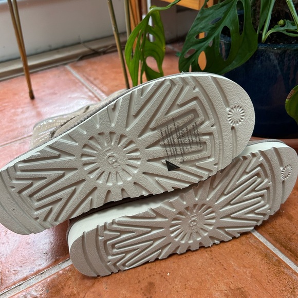 UGG Embellished/bedazzled Midi Boots with UGGPlush Lining - Picture 5 of 6